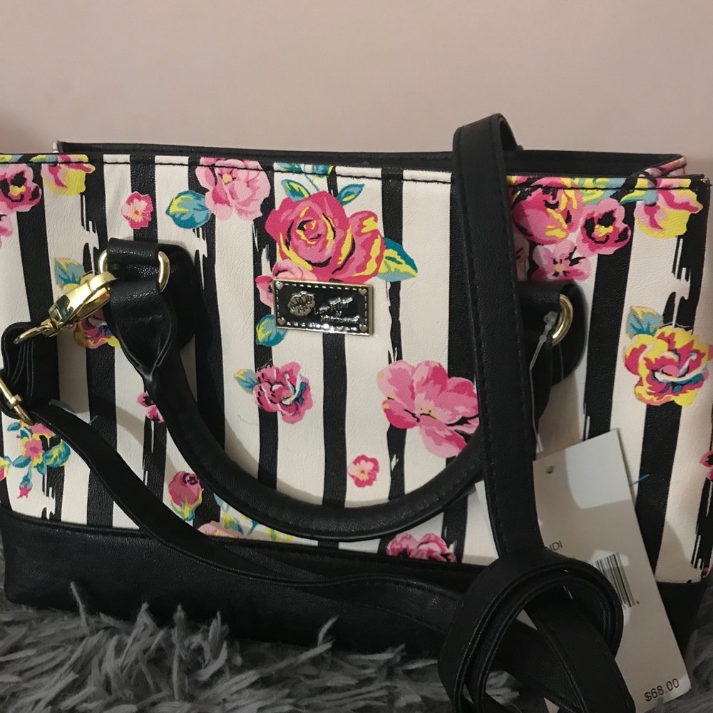 Betset Luv Purse